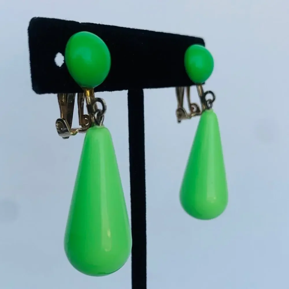 Vintage green statement